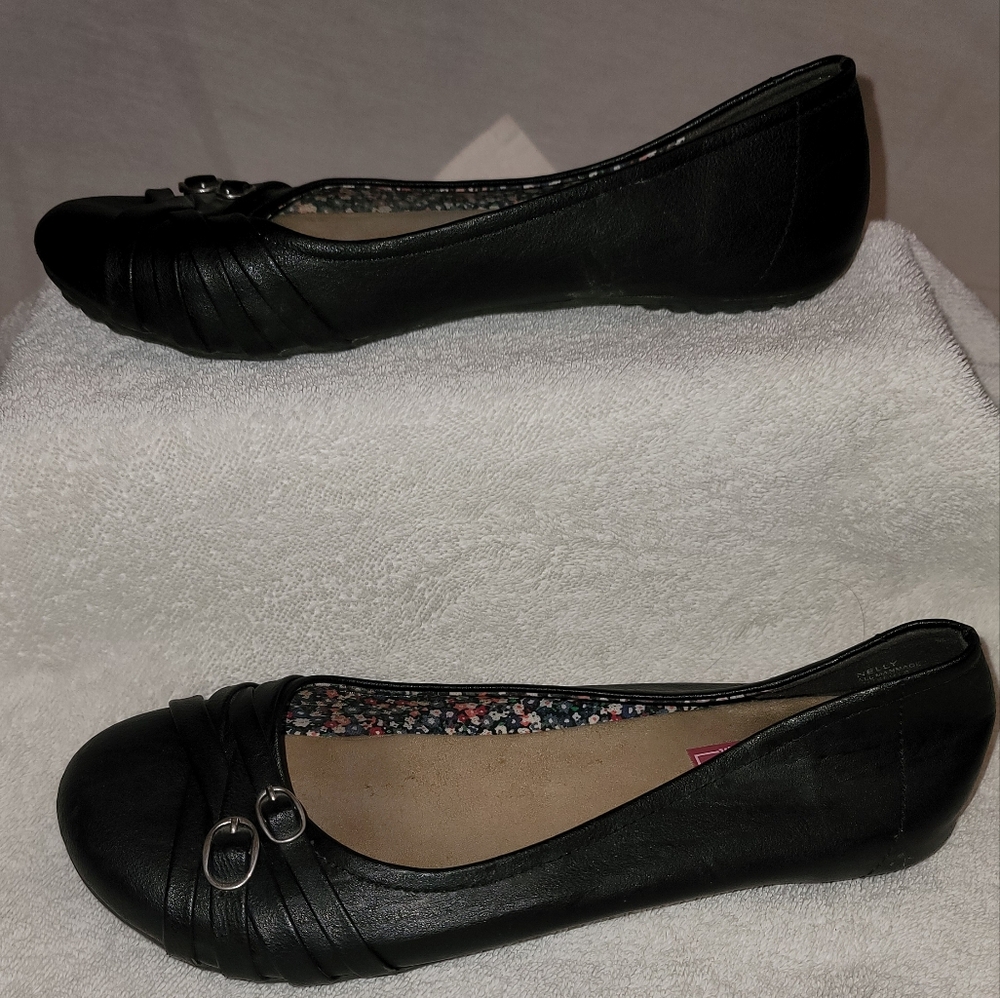 Black flats, women's size 9.5, medium